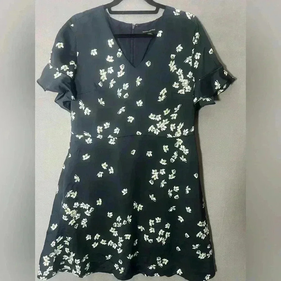 Banana Republic  Navy Floral Flutter Sleeve Fit-and-Flare Dress - Size 14 - Picture 3 of 7